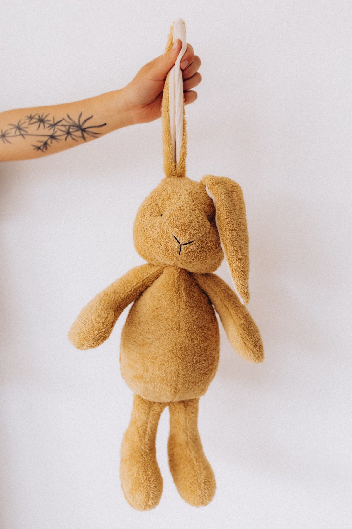 Wooly Organic - Stor kanin bamse i økologisk bomuld – Beige 53 cm