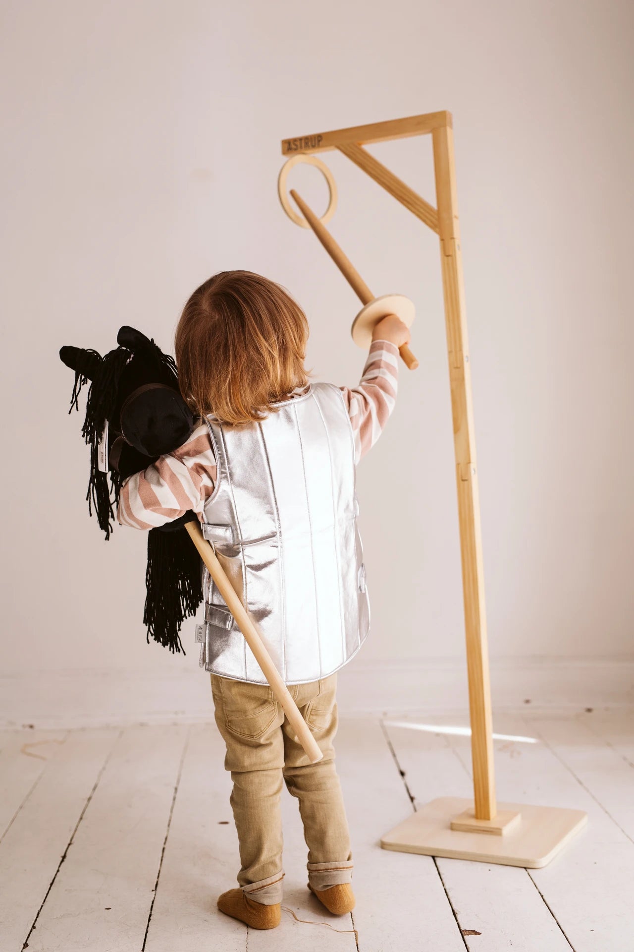 byASTRUP – Ringridning, Kæphest