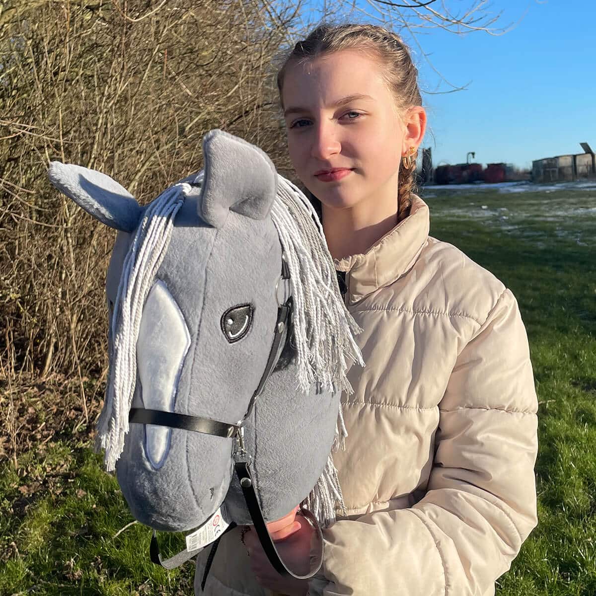 Kæphest - Kinnerups Silver Starlight, Grå + en gratis ridehjelm pr. Ordre