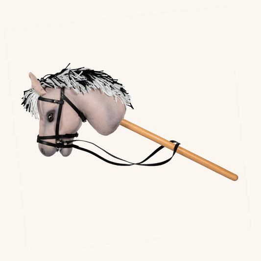 byASTRUP Kæphest Luna – + En GRATIS lege ridehjelm pr. Ordre Grå m. Kort Man | Realistisk Hobbyhorse Fjordhest