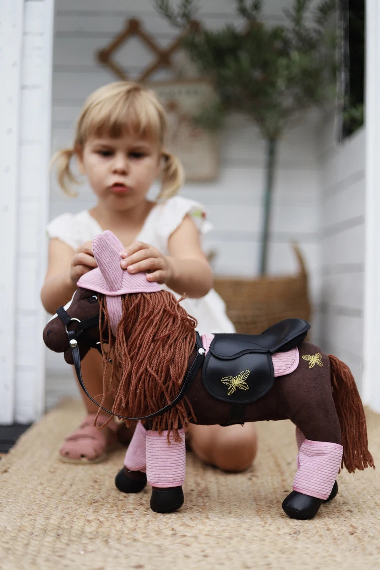 byASTRUP – Rideudstyr til Krammepony